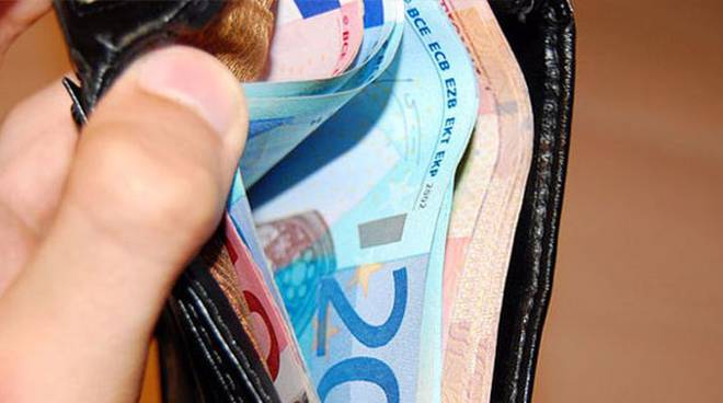 Soldi rubati agli Italiani