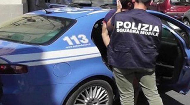 arresto-polizia-squadra-mobile
